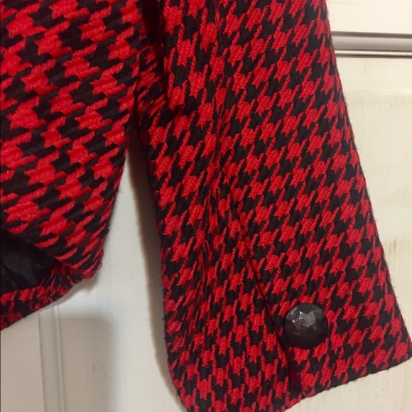 Cute double-breasted short houndstooth jacket. - Picture 3 of 3
